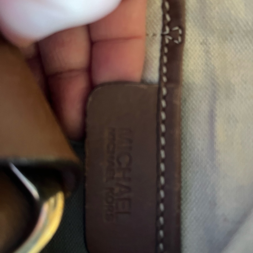 Michael Kors hand Leather Purse - Picture 3 of 14
